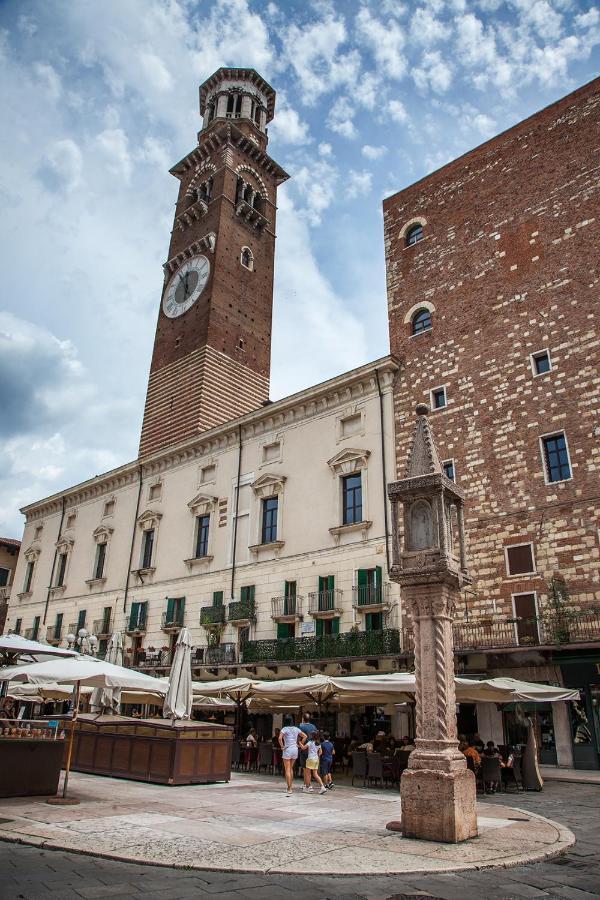 Hotel Aurelia Luxury - Piazza Delle Erbe à Vérone Extérieur photo