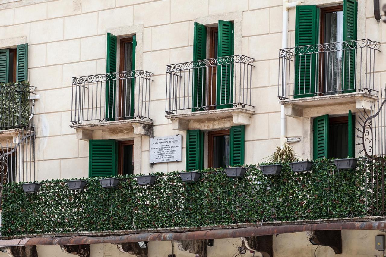 Hotel Aurelia Luxury - Piazza Delle Erbe à Vérone Extérieur photo